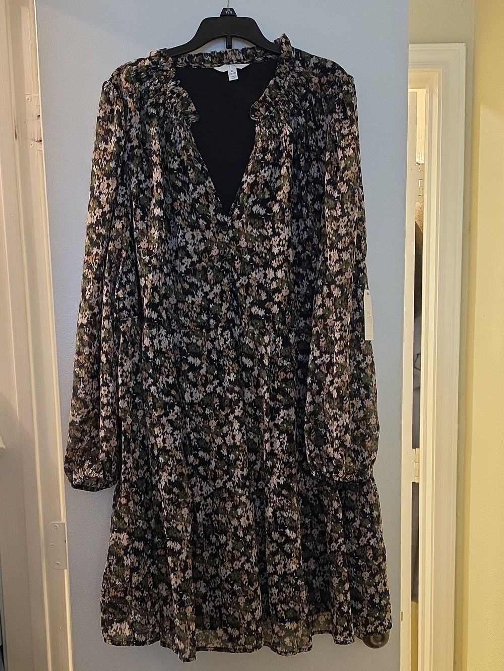 Time and Tru Black Floral Long Sleeve Ruffle Neck Dress